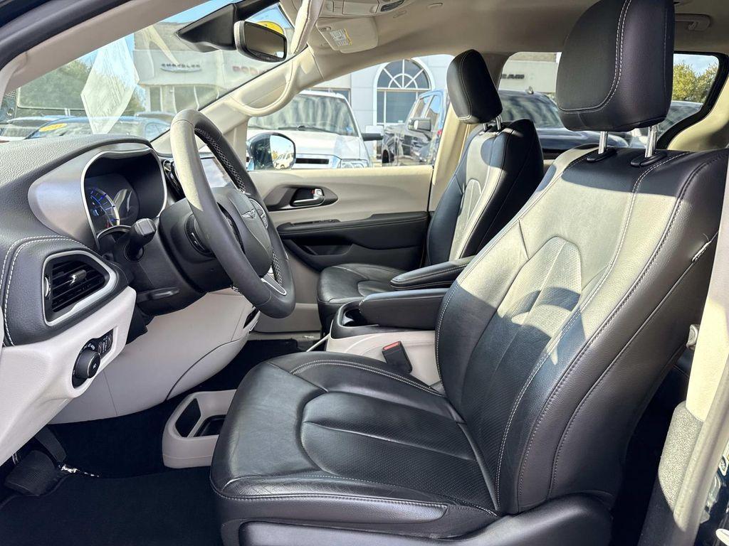 used 2022 Chrysler Pacifica Hybrid car, priced at $23,547