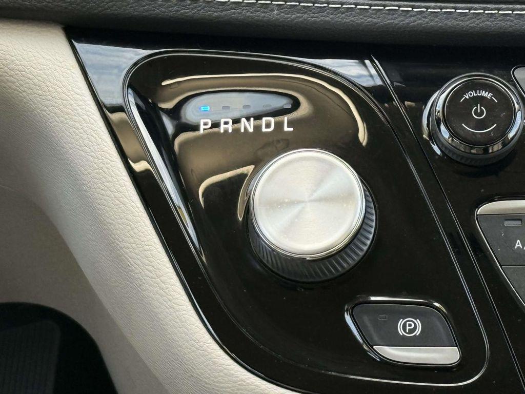 used 2022 Chrysler Pacifica Hybrid car, priced at $23,547