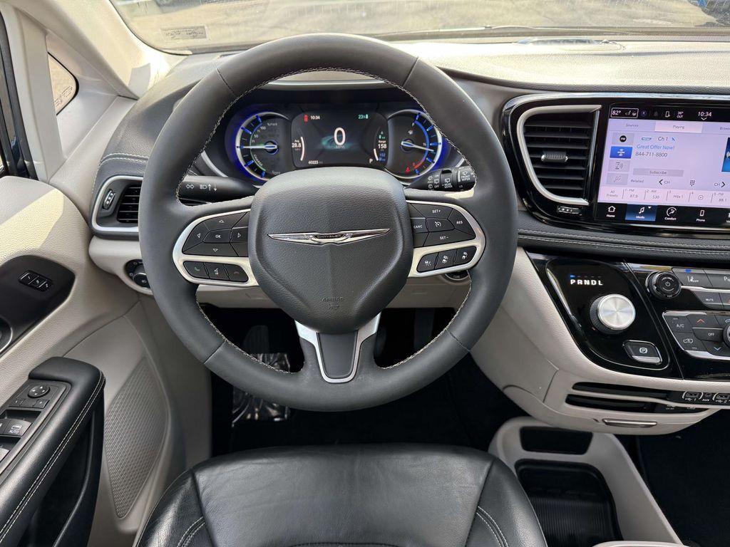 used 2022 Chrysler Pacifica Hybrid car, priced at $23,547