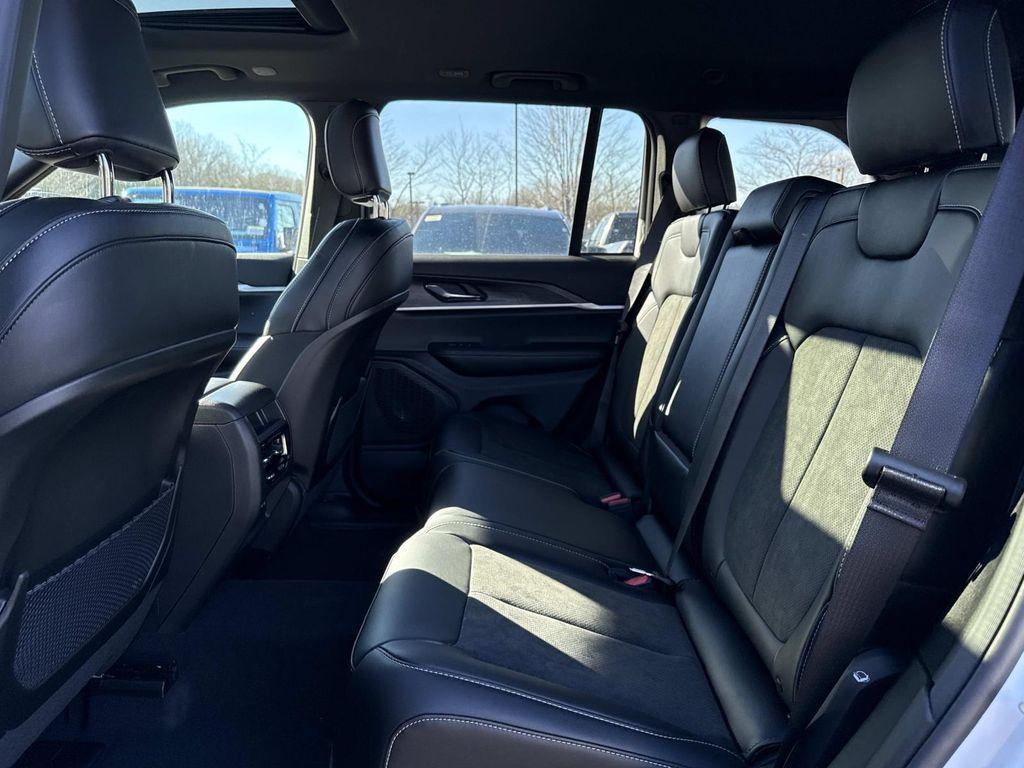 new 2026 Jeep Grand Cherokee car, priced at $43,362