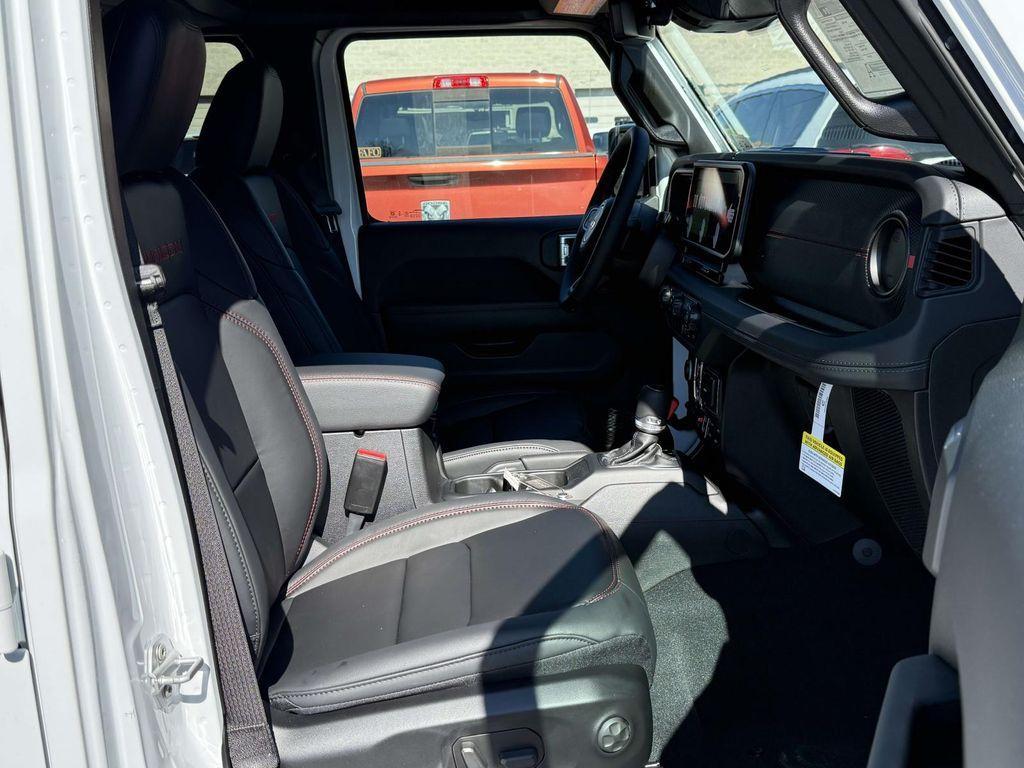 new 2026 Jeep Gladiator car, priced at $58,680