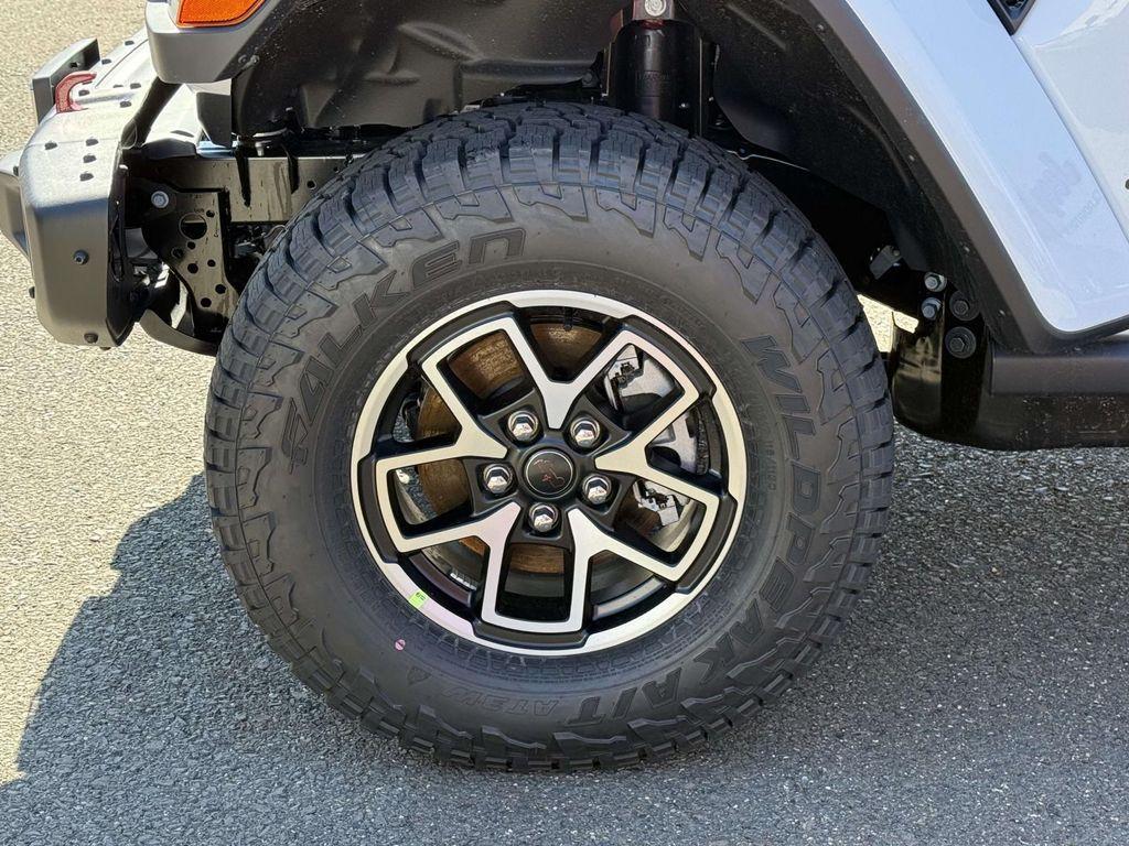 new 2026 Jeep Gladiator car, priced at $58,680