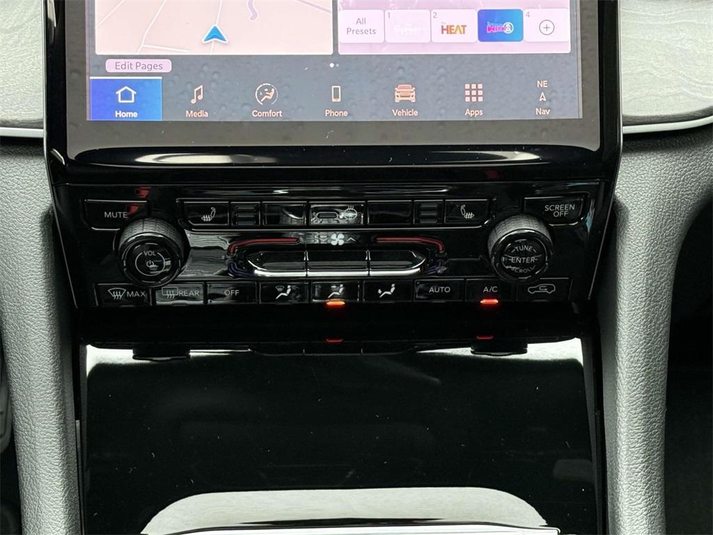 new 2025 Jeep Grand Cherokee L car, priced at $42,016