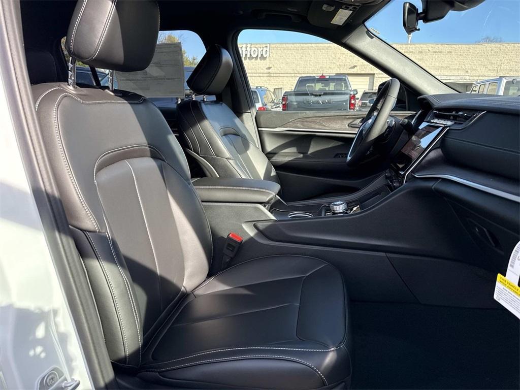 new 2025 Jeep Grand Cherokee L car, priced at $52,055