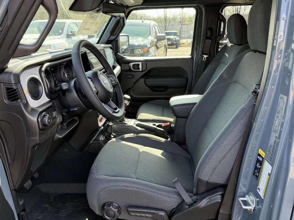 new 2026 Jeep Wrangler car, priced at $46,592