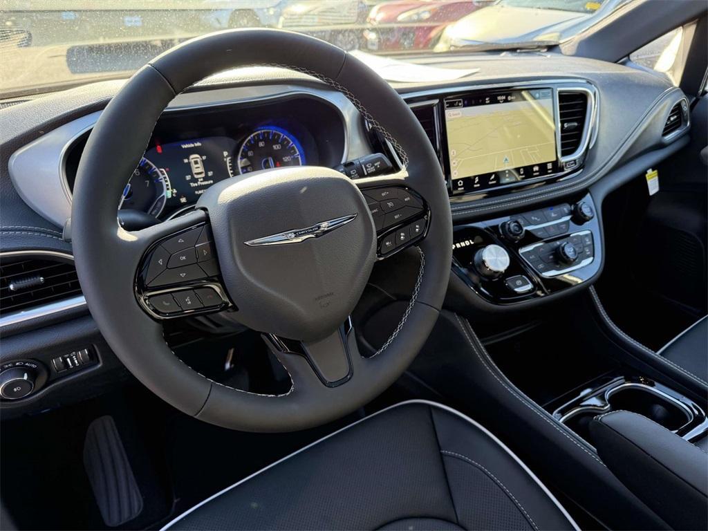 new 2026 Chrysler Pacifica car, priced at $46,657