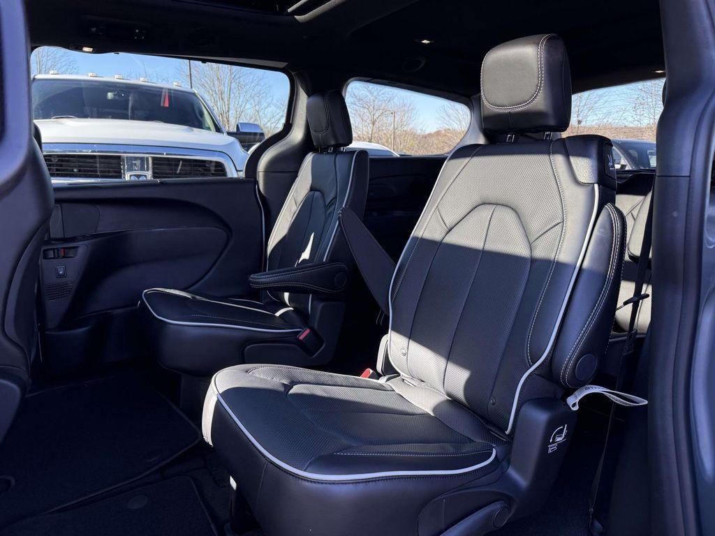 new 2026 Chrysler Pacifica car, priced at $48,157