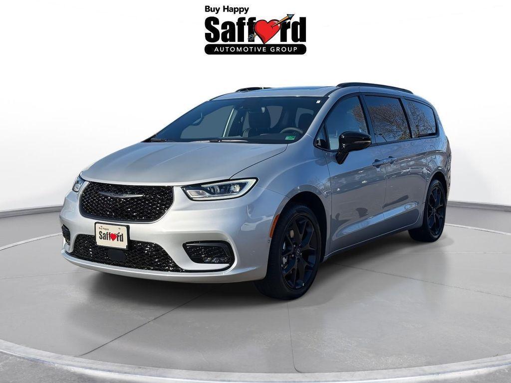 new 2026 Chrysler Pacifica car, priced at $46,657