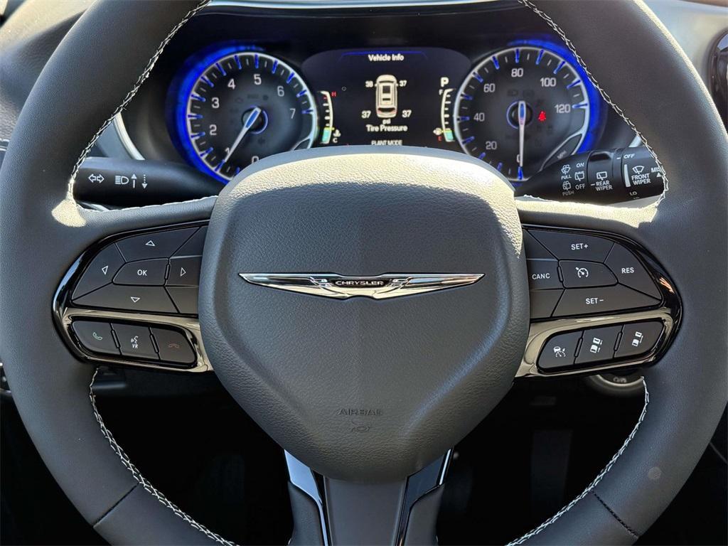 new 2026 Chrysler Pacifica car, priced at $46,657