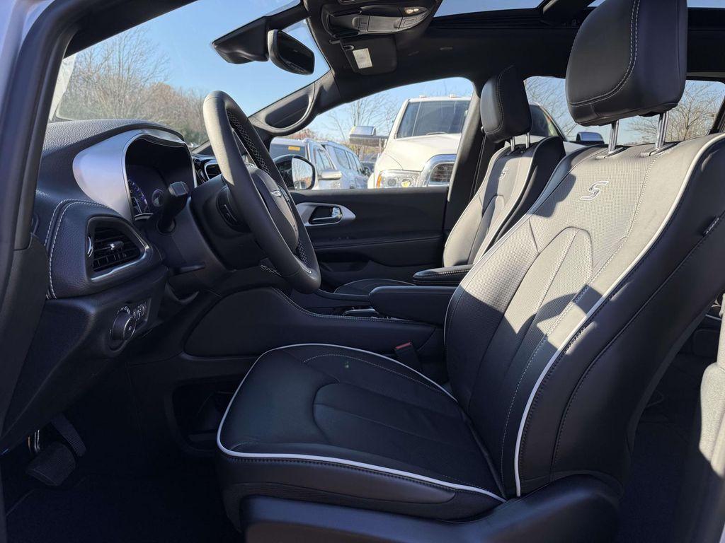 new 2026 Chrysler Pacifica car, priced at $48,157