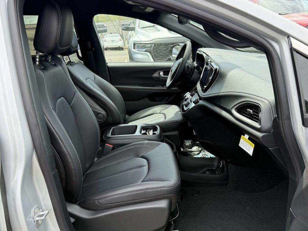 new 2026 Chrysler Pacifica car, priced at $42,432