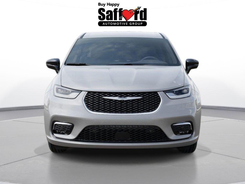 new 2026 Chrysler Pacifica car, priced at $40,932