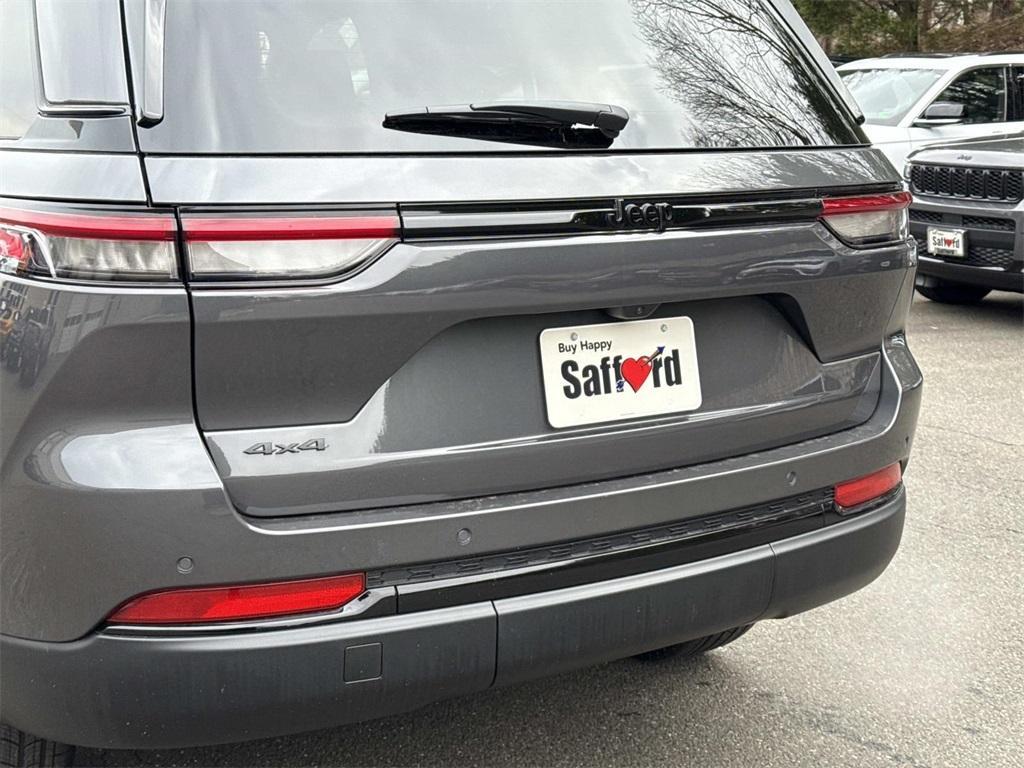 new 2025 Jeep Grand Cherokee car, priced at $40,101