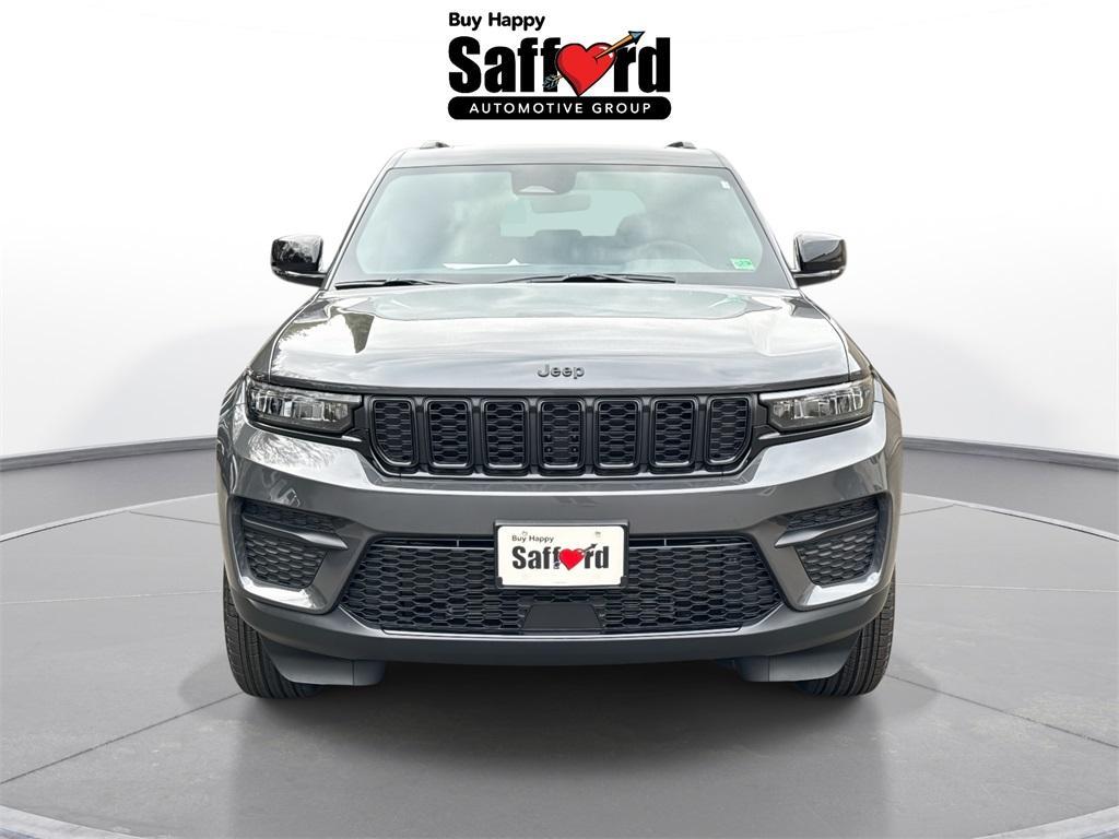 new 2025 Jeep Grand Cherokee car, priced at $40,101