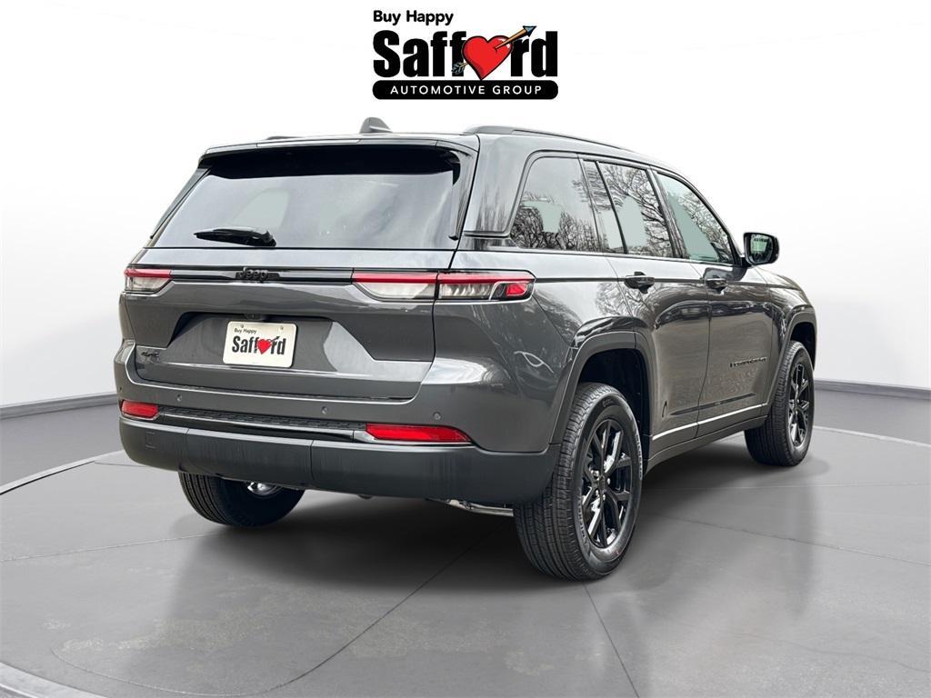 new 2025 Jeep Grand Cherokee car, priced at $40,101