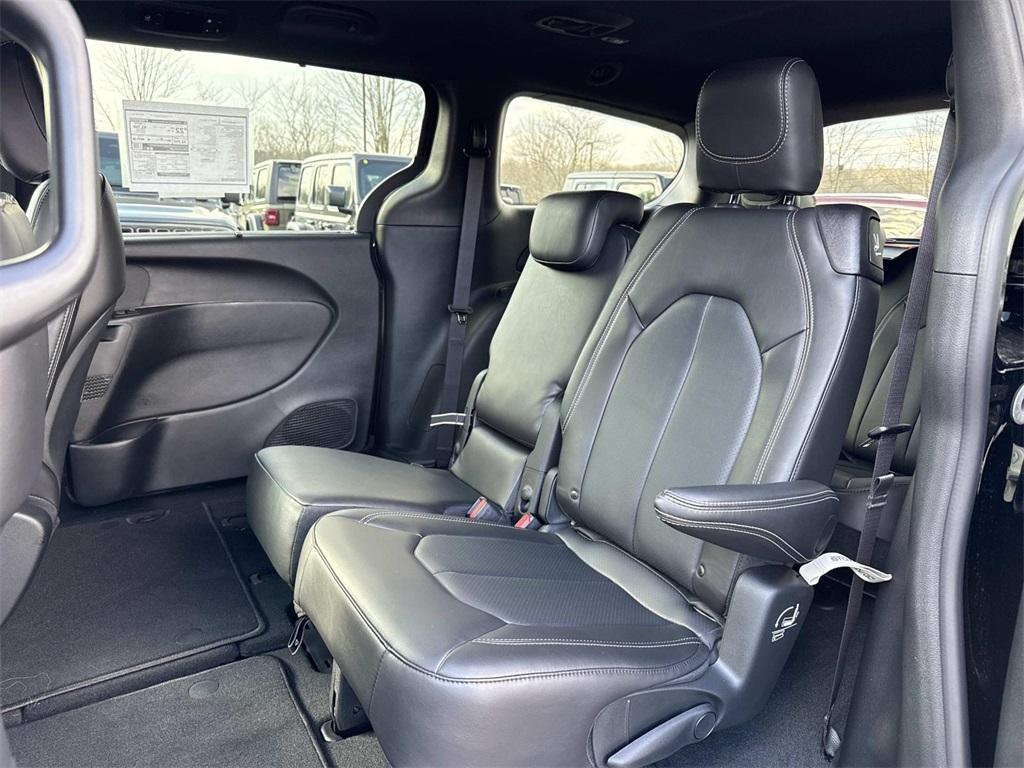 new 2026 Chrysler Pacifica car, priced at $37,941