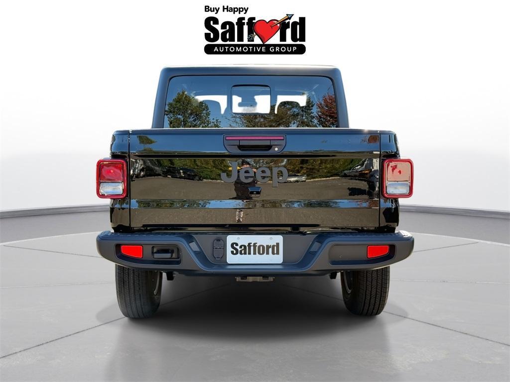 new 2025 Jeep Gladiator car, priced at $41,492