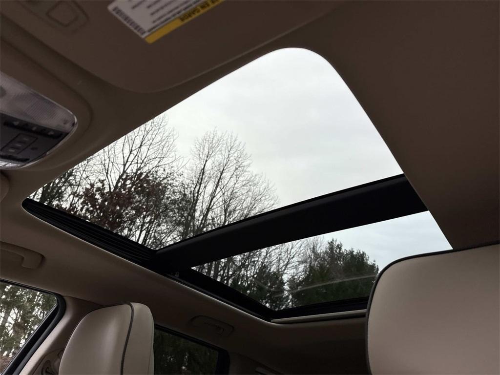 used 2011 Jeep Grand Cherokee car, priced at $12,445