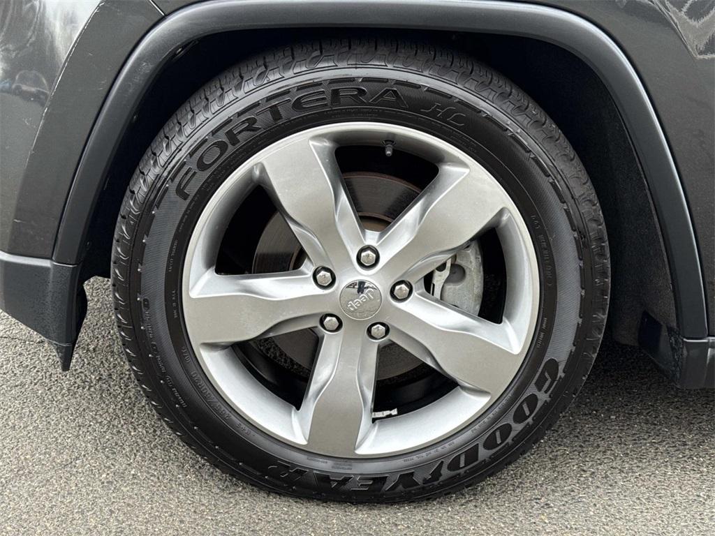 used 2011 Jeep Grand Cherokee car, priced at $12,445