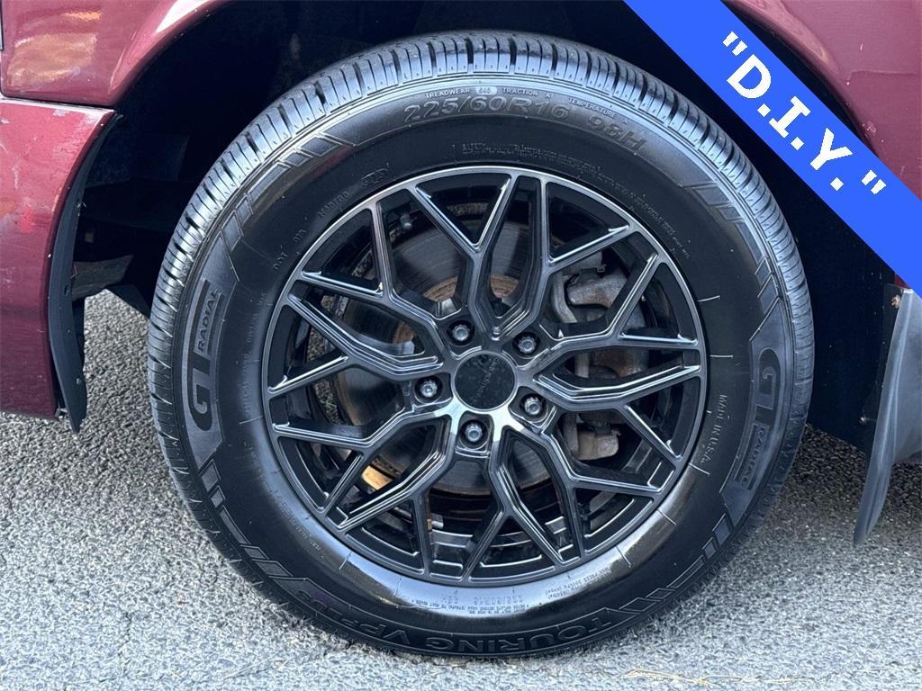 used 2006 Mercury Grand Marquis car, priced at $4,479