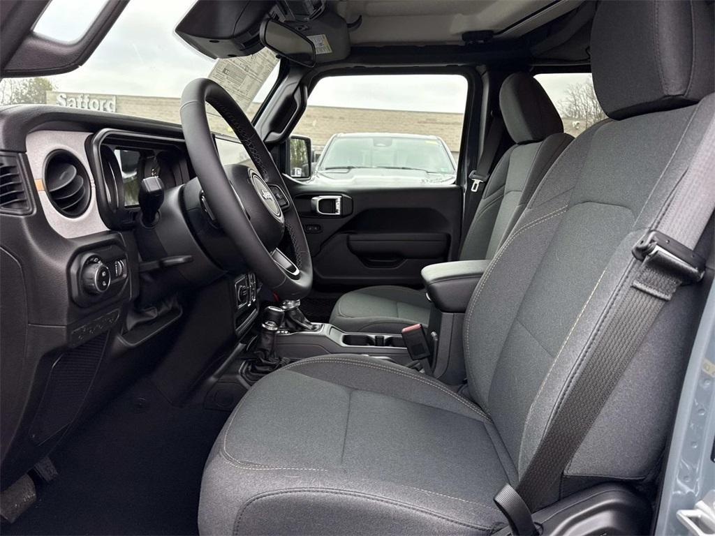 new 2026 Jeep Gladiator car, priced at $45,115