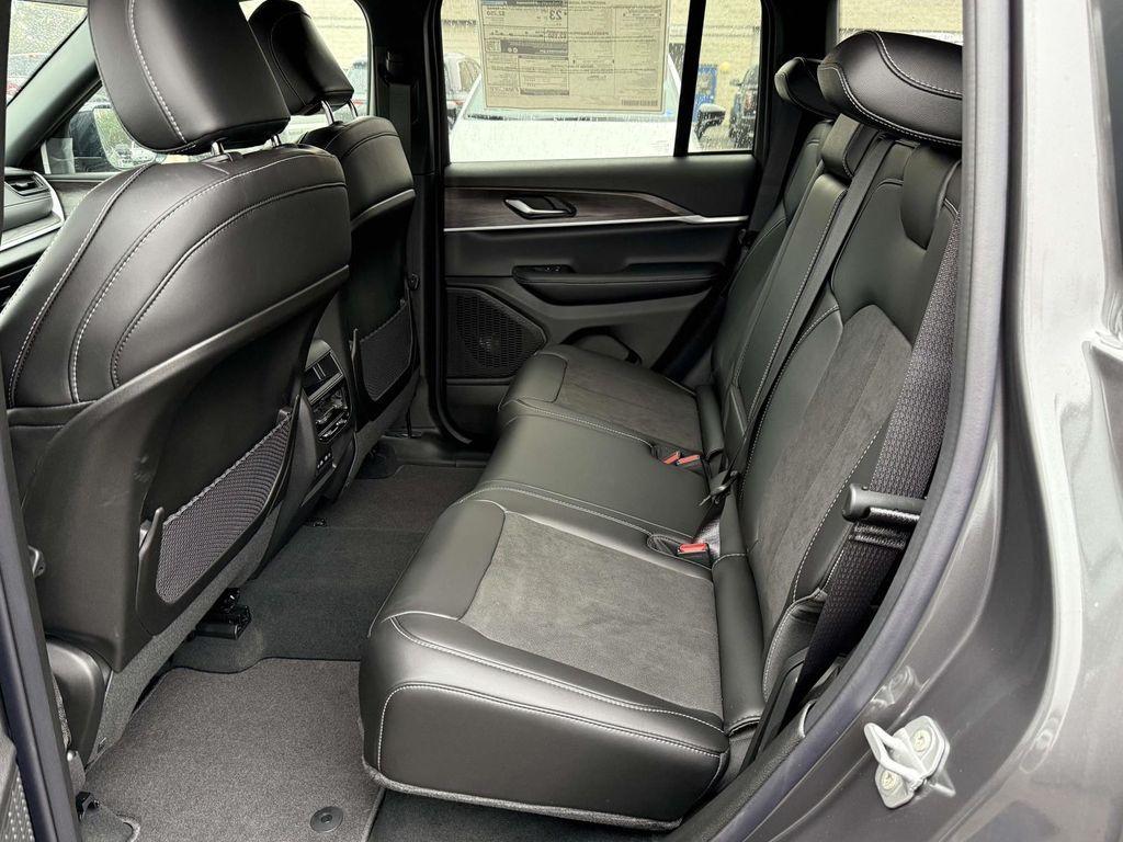 new 2026 Jeep Grand Cherokee car, priced at $43,898