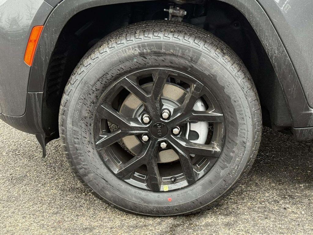 new 2026 Jeep Grand Cherokee car, priced at $43,898