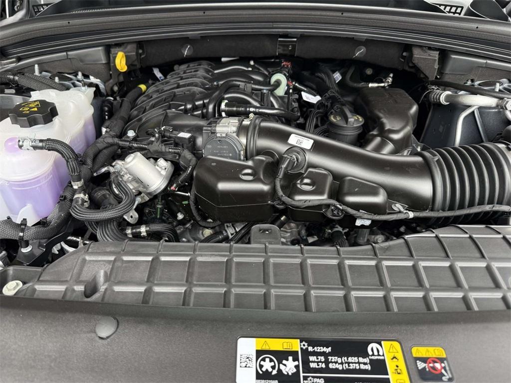 new 2025 Jeep Grand Cherokee car, priced at $39,205