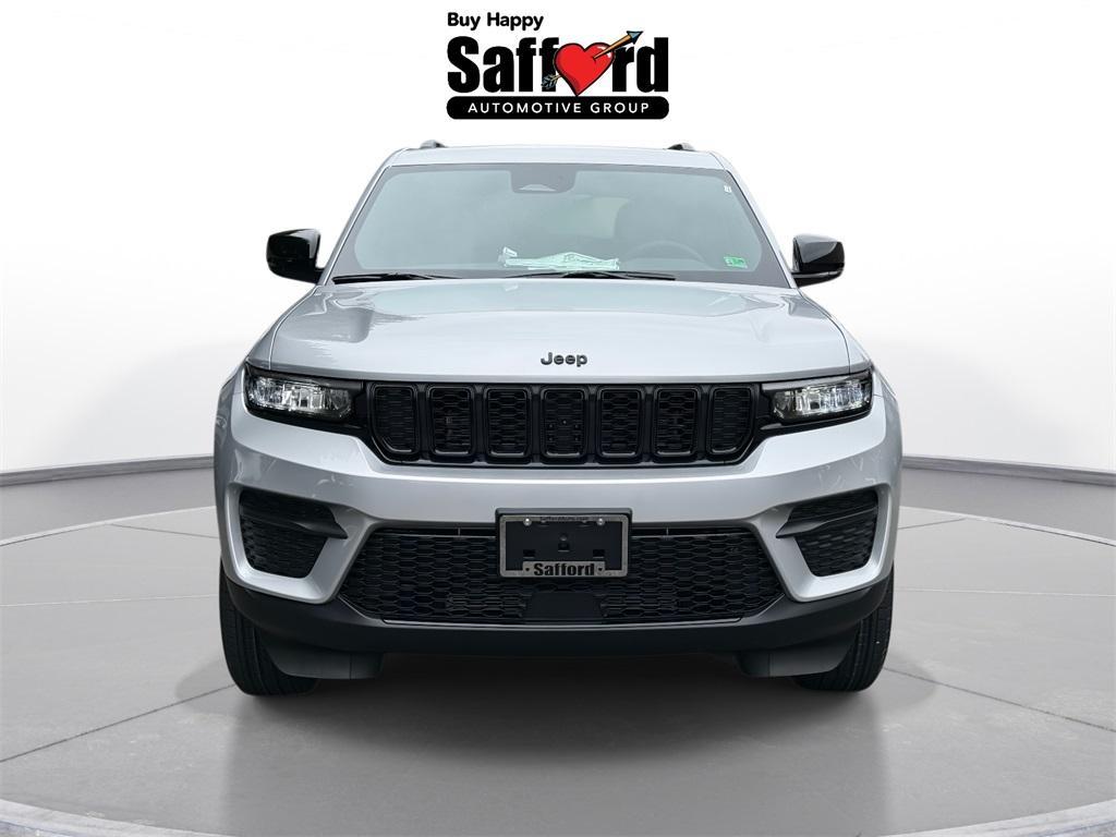 new 2025 Jeep Grand Cherokee car, priced at $39,205