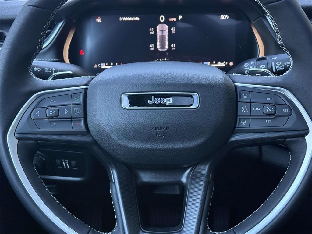 new 2025 Jeep Grand Cherokee car, priced at $39,565