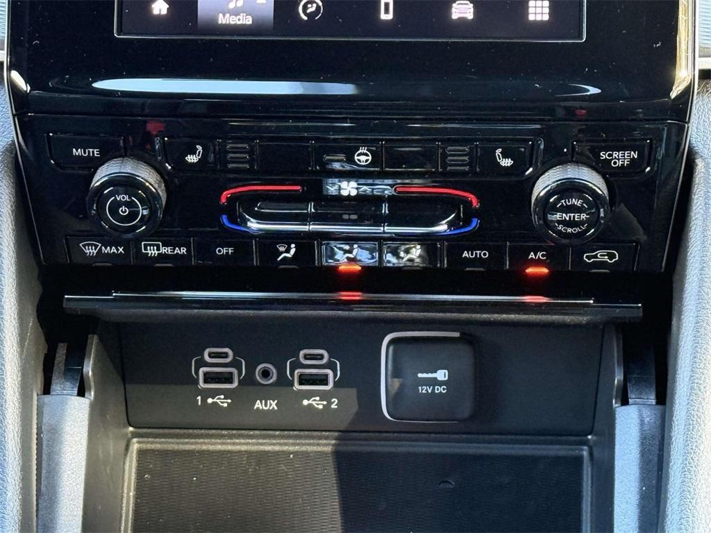 new 2025 Jeep Grand Cherokee car, priced at $39,205