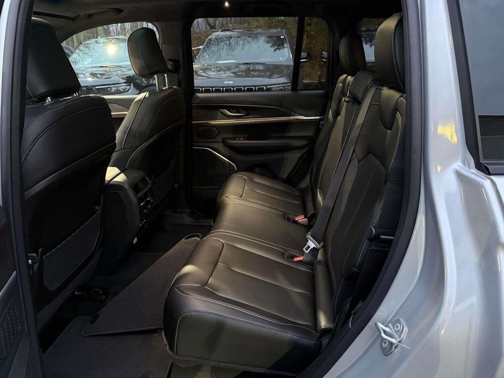 new 2026 Jeep Grand Cherokee car, priced at $44,181