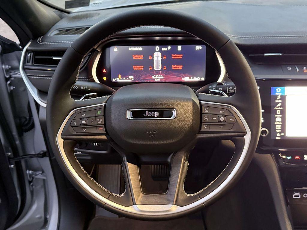 new 2026 Jeep Grand Cherokee car, priced at $44,181