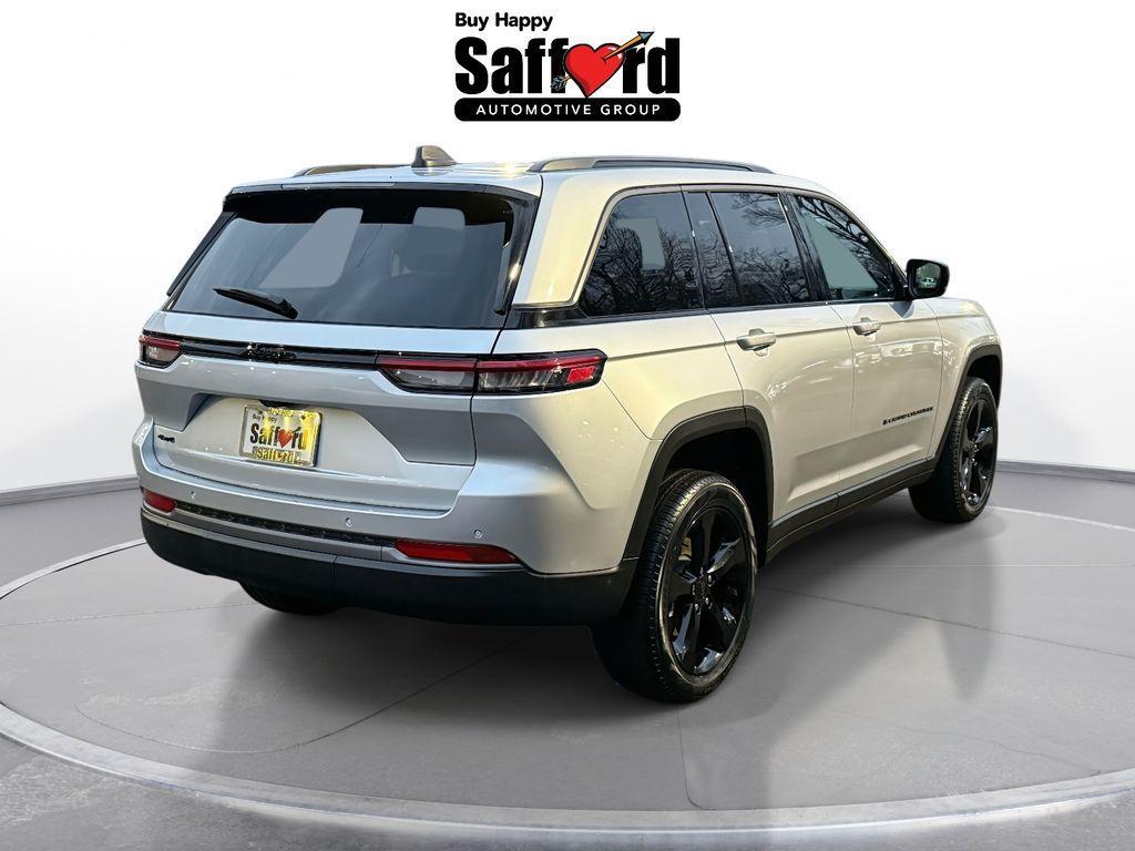 new 2026 Jeep Grand Cherokee car, priced at $44,181