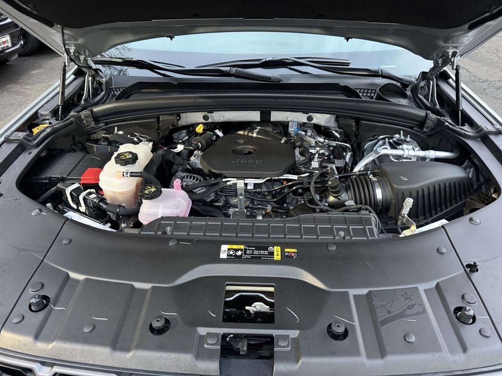 new 2026 Jeep Grand Cherokee car, priced at $44,181