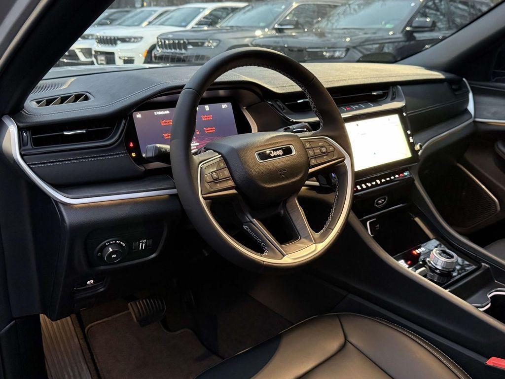 new 2026 Jeep Grand Cherokee car, priced at $44,181