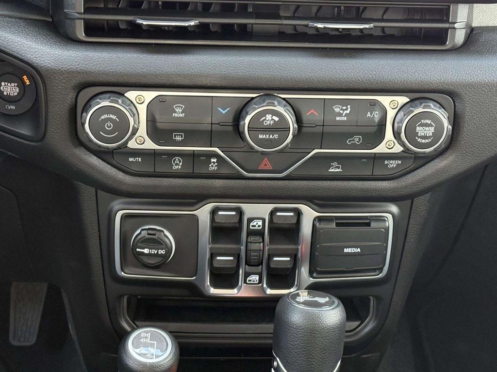 new 2026 Jeep Wrangler car, priced at $39,370