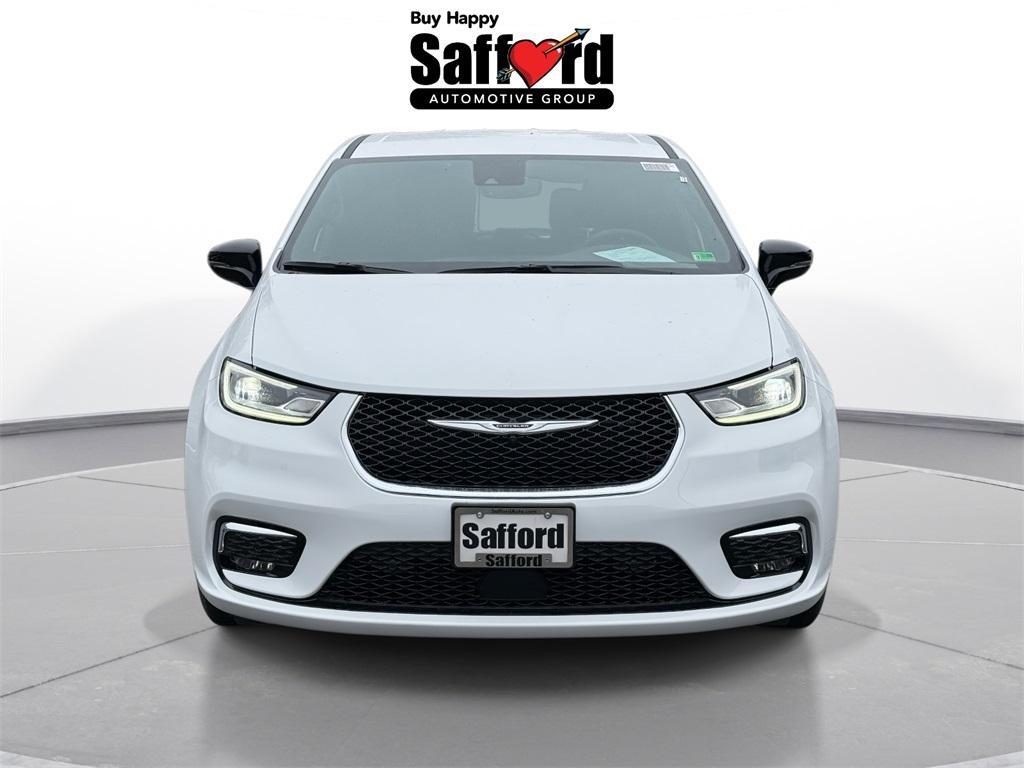 new 2025 Chrysler Pacifica car, priced at $41,225