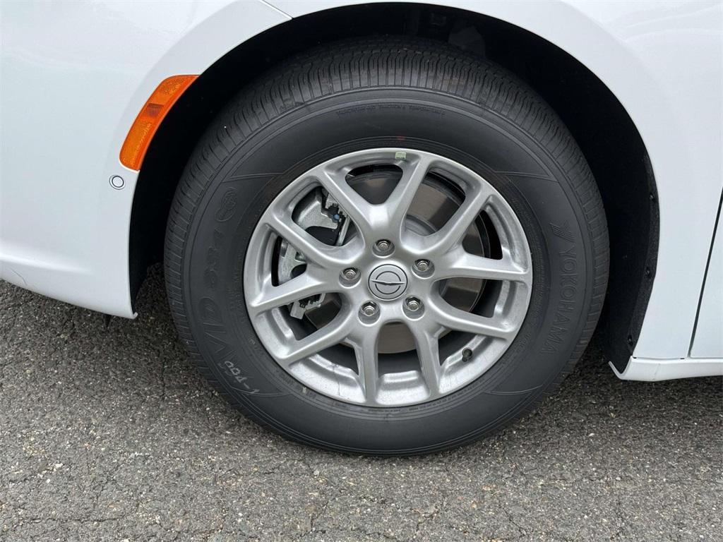 new 2025 Chrysler Pacifica car, priced at $41,225