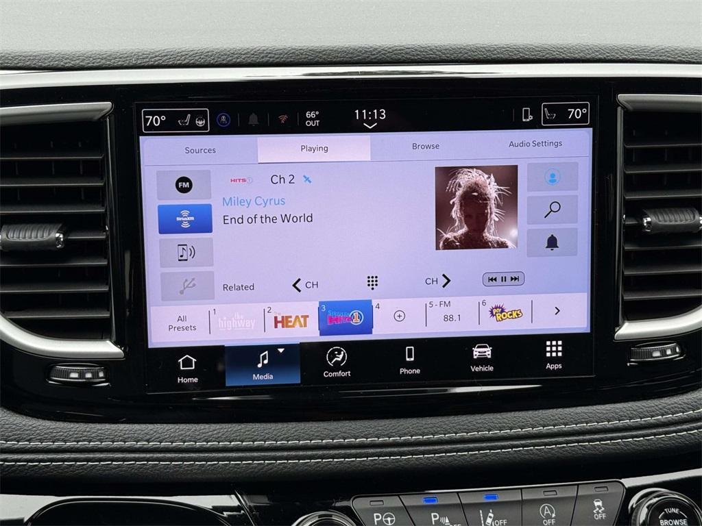 new 2025 Chrysler Pacifica car, priced at $41,225