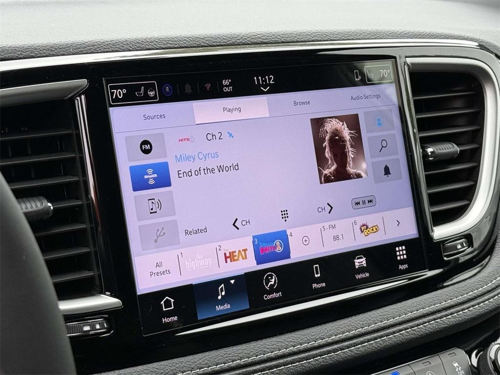 new 2025 Chrysler Pacifica car, priced at $41,225