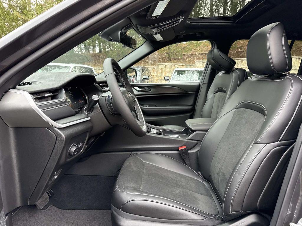 new 2025 Jeep Grand Cherokee car, priced at $38,205