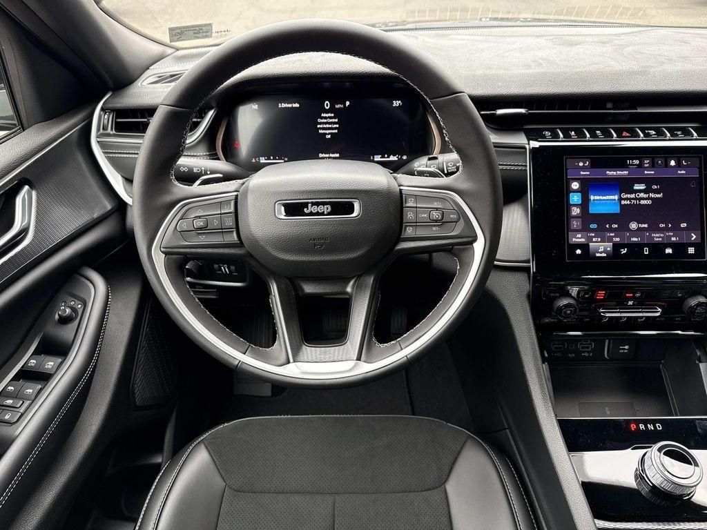 new 2025 Jeep Grand Cherokee car, priced at $38,205