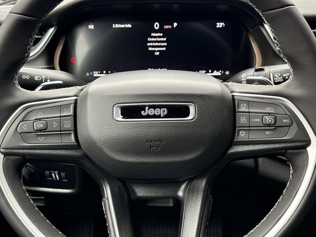 new 2025 Jeep Grand Cherokee car, priced at $38,205