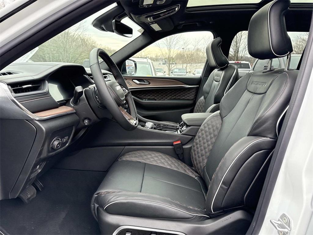 new 2025 Jeep Grand Cherokee L car, priced at $57,671