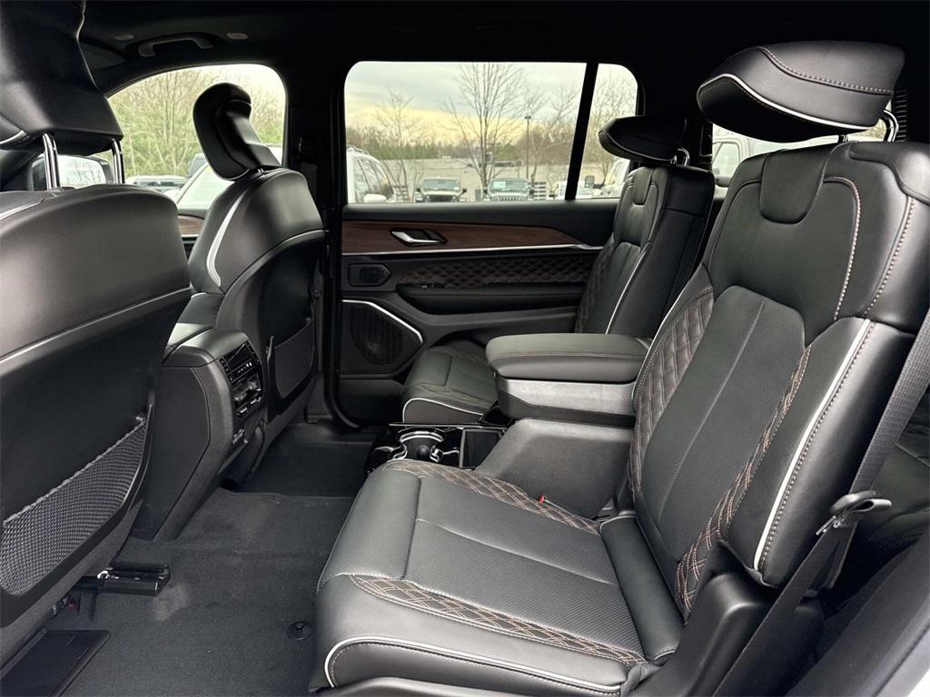 new 2025 Jeep Grand Cherokee L car, priced at $57,671