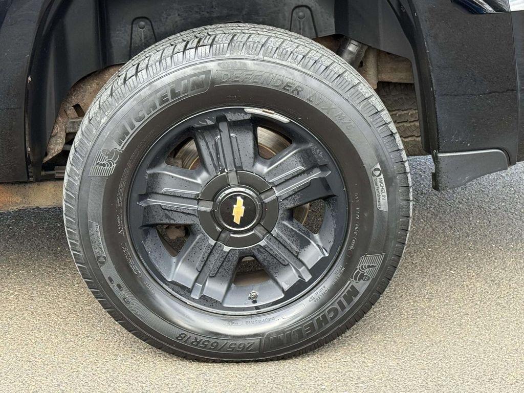 used 2011 Chevrolet Suburban car, priced at $5,000