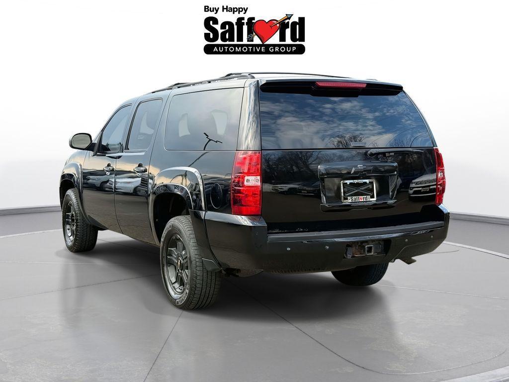 used 2011 Chevrolet Suburban car, priced at $5,000