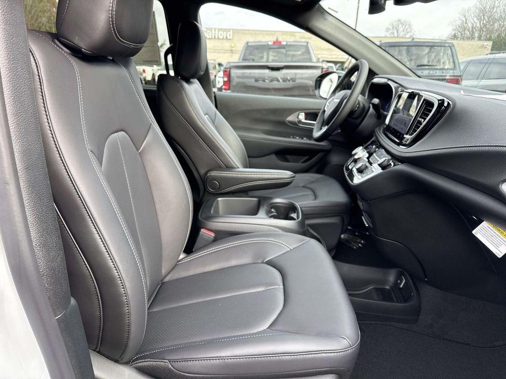 new 2026 Chrysler Pacifica car, priced at $40,607