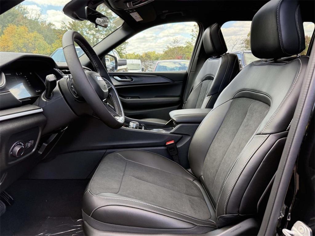 new 2025 Jeep Grand Cherokee L car, priced at $40,665